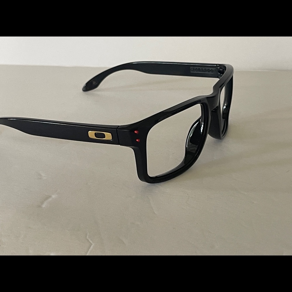 Oakley Frame - Picture 5 of 6